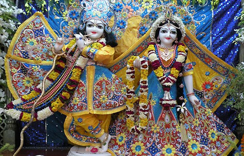 Book Delhi to Mathura Taxi Service
